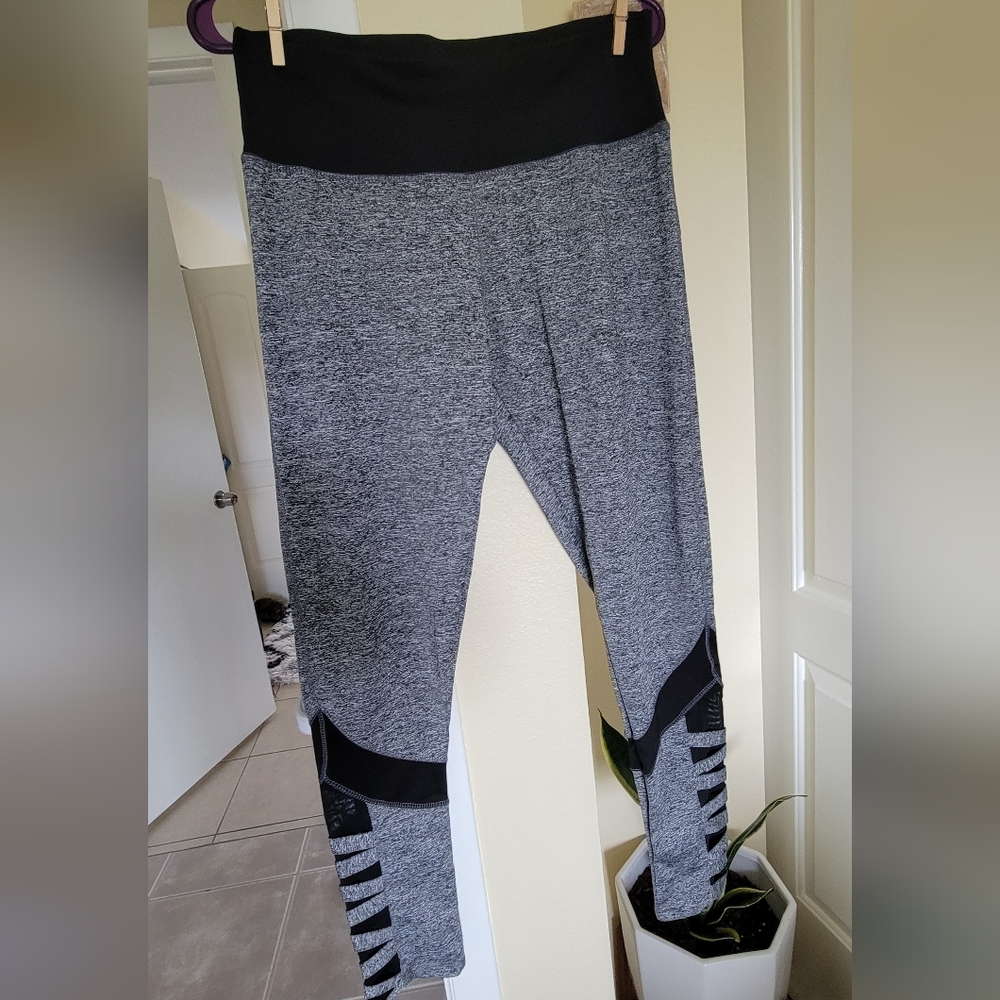 Thrill Yoga Pants